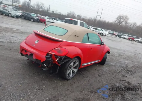 2015 Volkswagen Beetle 2.0T R-Line z USA, uszkodzony, nr VIN 3VW7T7AT2FM810241